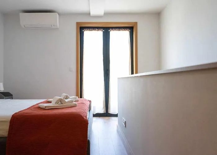 Camoes Place Loft Duplex *