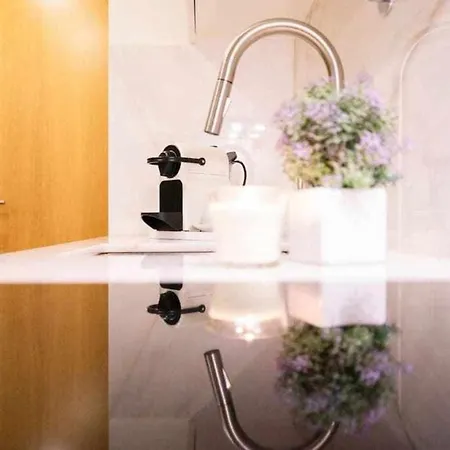 Camoes Place Loft Duplex アパート ポルト