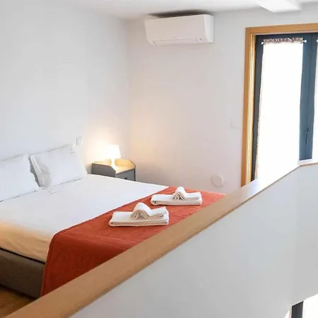 Camoes Place Loft Duplex Apartment *